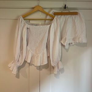 SOLD 
Daily Sleeper Atlanta set white